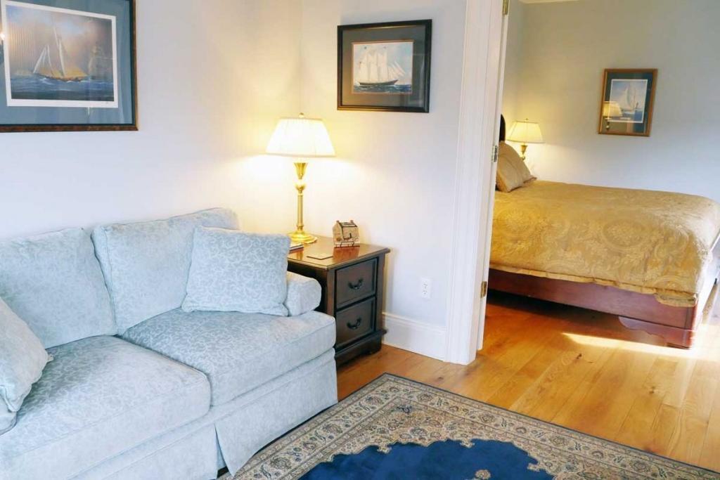 Inn Compass Rose 4*