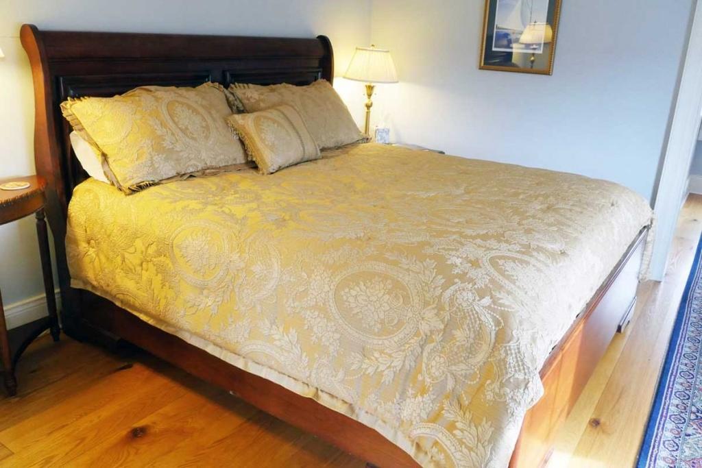 Compass Rose 4*